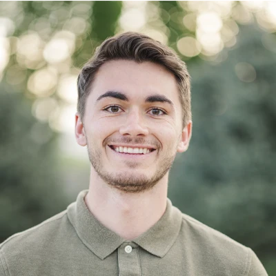 A headshot of Payton Petersen, a marketing specialist at Integrity Chiropractic and Wellness.