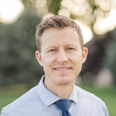 A headshot of Dr. Spencer Wade, a chiropractor at Integrity Chiropractic and Wellness.